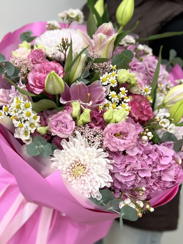 Букет «Дыхание Осени» с гортензией и эквадорскими розами